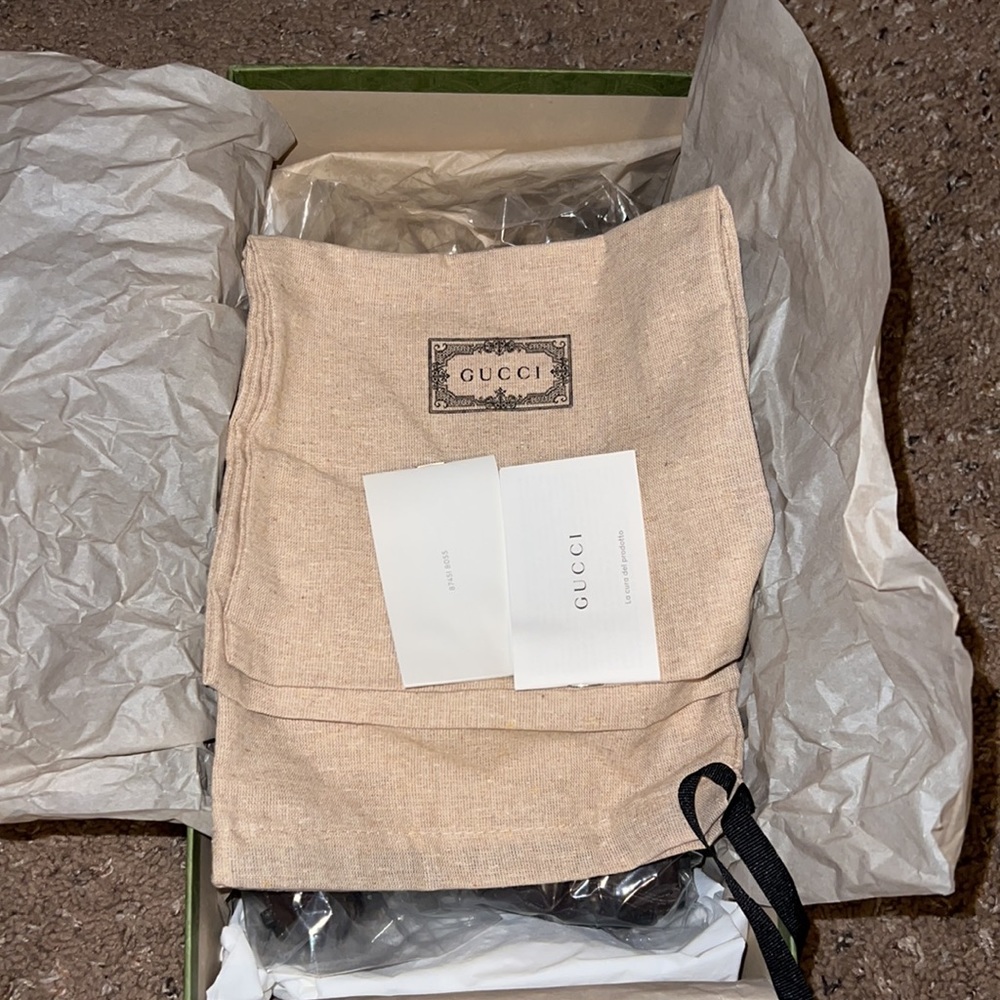Completely brand new and authentic Gucci loafers color brown size: 042 or 8 1/2. - Picture 4 of 8